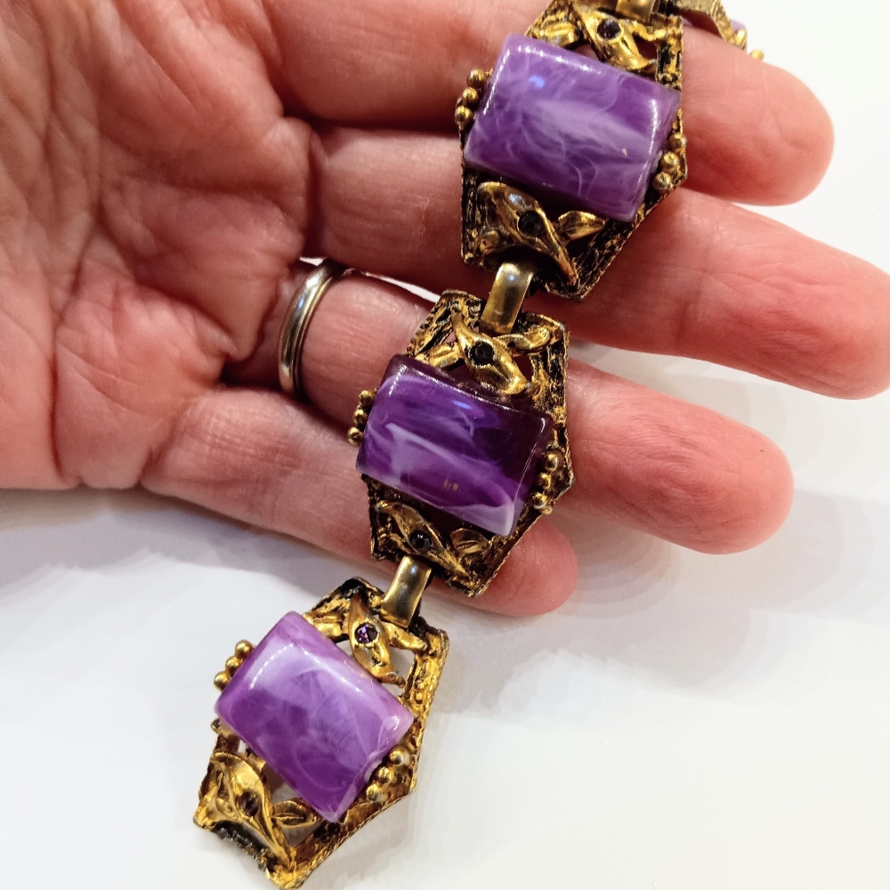 Vintage Marbled Purple Lucite Beautiful Bracelet - Picture 3 of 7